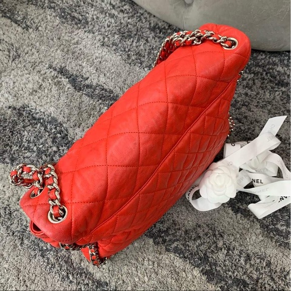 💓Sold💓Chanel tote with chain around - Picture 3 of 16